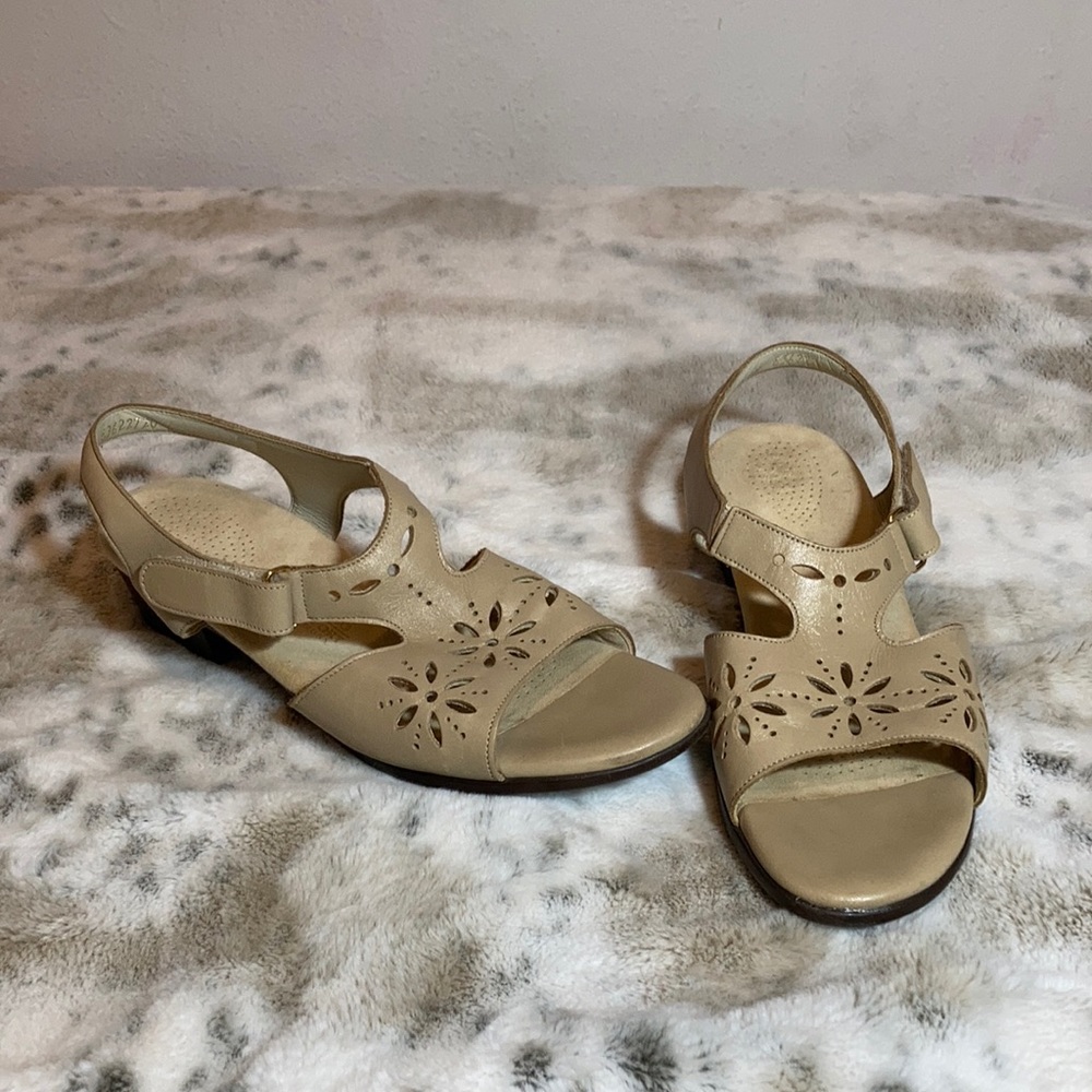 SAS tripad sandals size 11